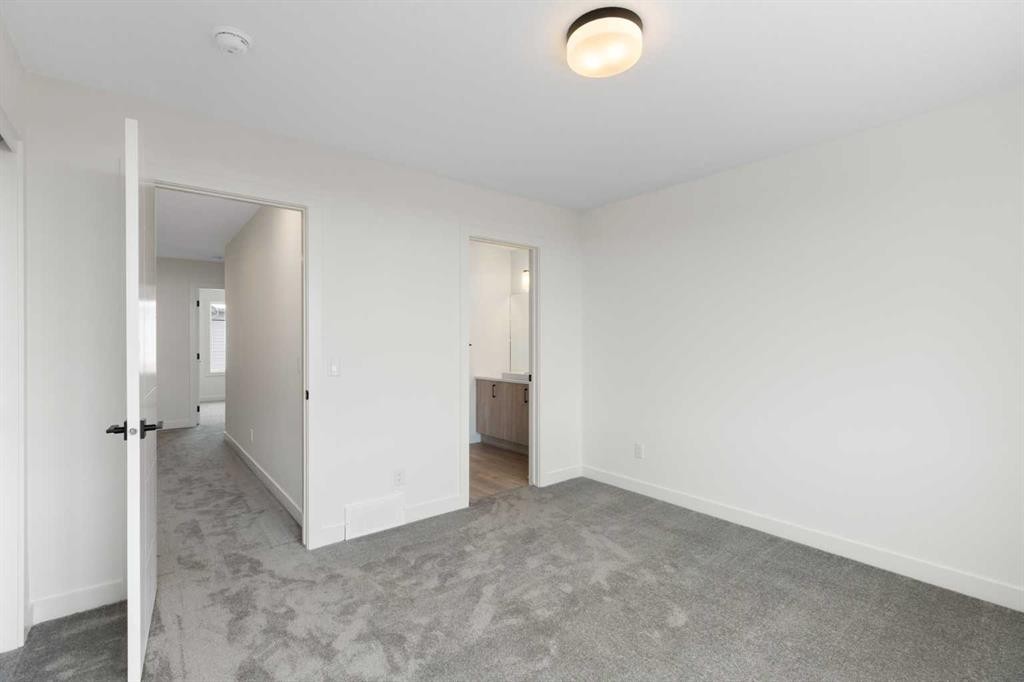 116-2231 81St Street Sw, Calgary, AB - Indoor Photo Showing Bedroom