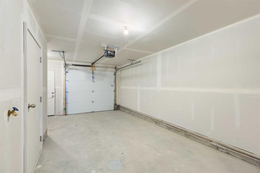 116-2231 81St Street Sw, Calgary, AB - Indoor