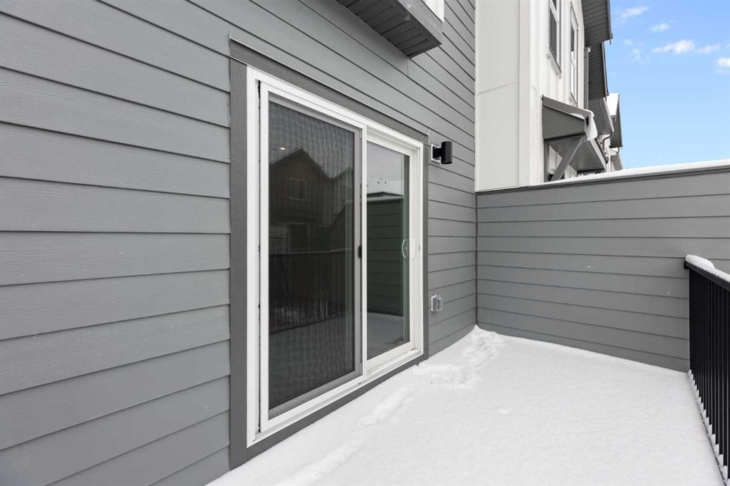 116-2231 81St Street Sw, Calgary, AB - Indoor Photo Showing Garage