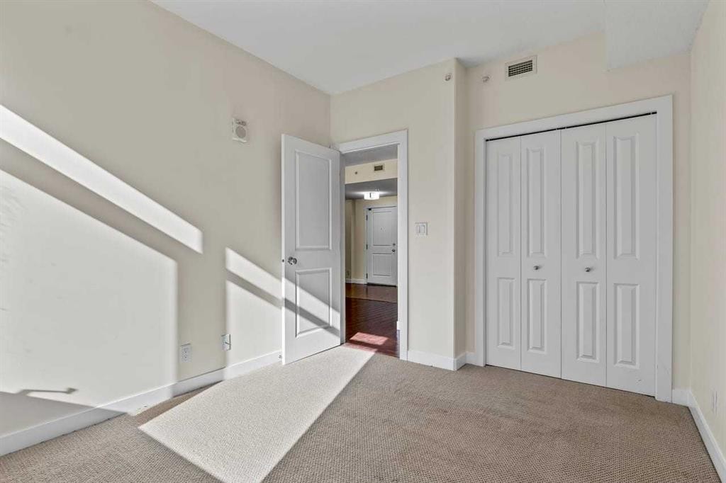 310-16 Varsity Estates Circle Nw, Calgary, AB - Indoor Photo Showing Other Room