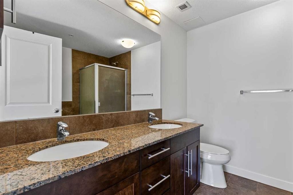 310-16 Varsity Estates Circle Nw, Calgary, AB - Indoor Photo Showing Bathroom