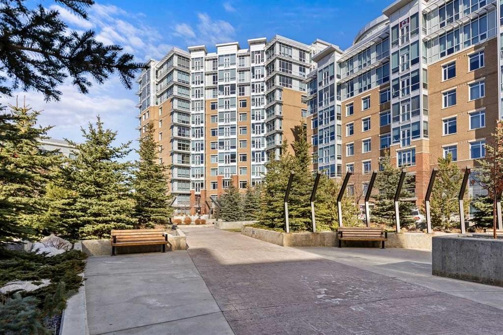 310-16 Varsity Estates Circle Nw, Calgary, AB - Outdoor With Facade