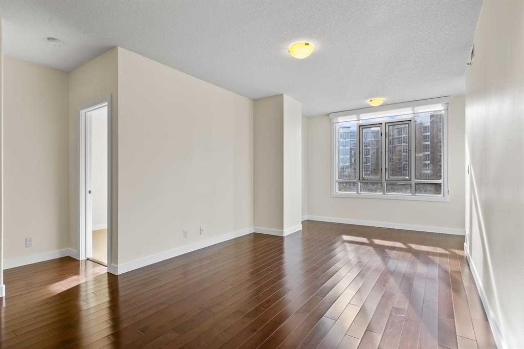 310-16 Varsity Estates Circle Nw, Calgary, AB - Indoor Photo Showing Other Room