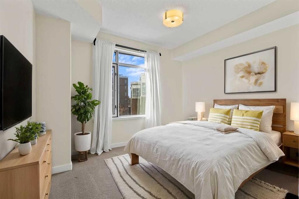 310-16 Varsity Estates Circle Nw, Calgary, AB - Indoor Photo Showing Bedroom