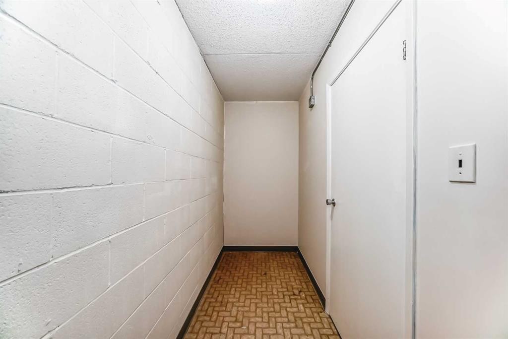 402-319 2 Avenue, Strathmore, AB - Indoor Photo Showing Other Room