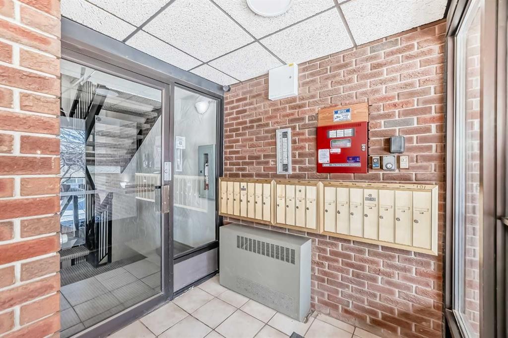 402-319 2 Avenue, Strathmore, AB - With Exterior