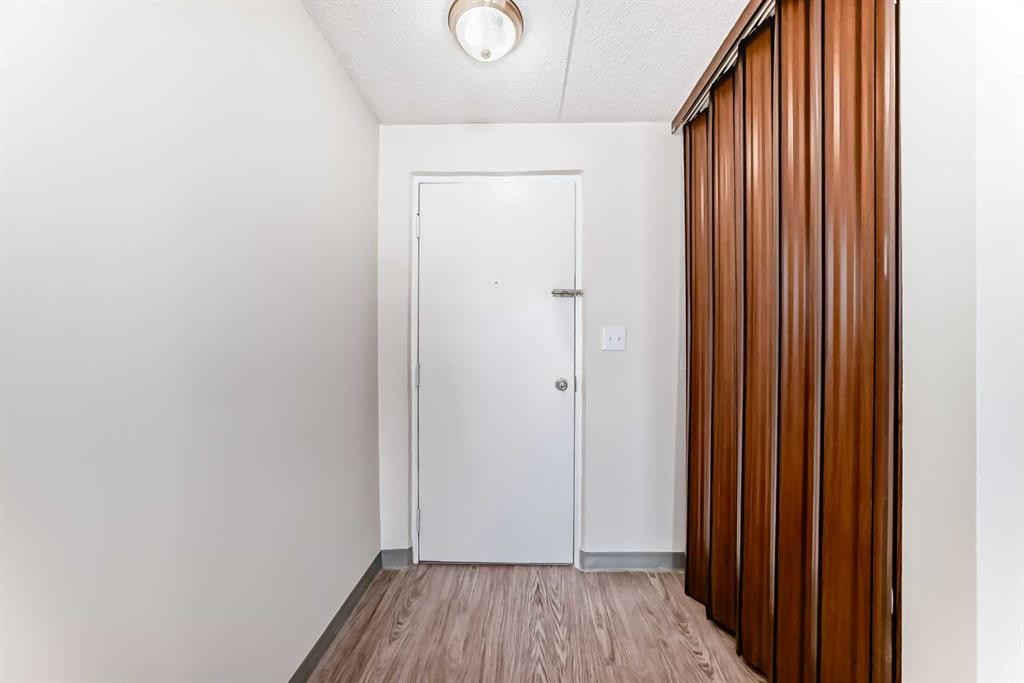 402-319 2 Avenue, Strathmore, AB - Indoor Photo Showing Other Room