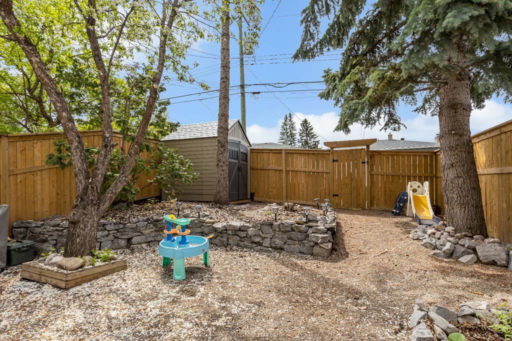 2033 21 Avenue Sw, Calgary, AB - Outdoor