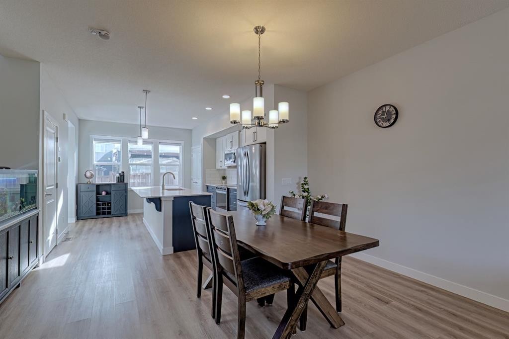 132 Wolf Willow Boulevard Se, Calgary, AB - Indoor Photo Showing Dining Room