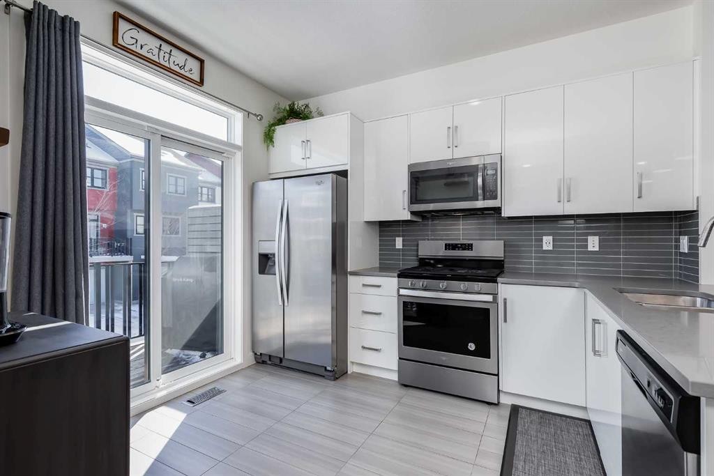 160 Walden Path Se, Calgary, AB - Indoor Photo Showing Kitchen With Stainless Steel Kitchen With Upgraded Kitchen