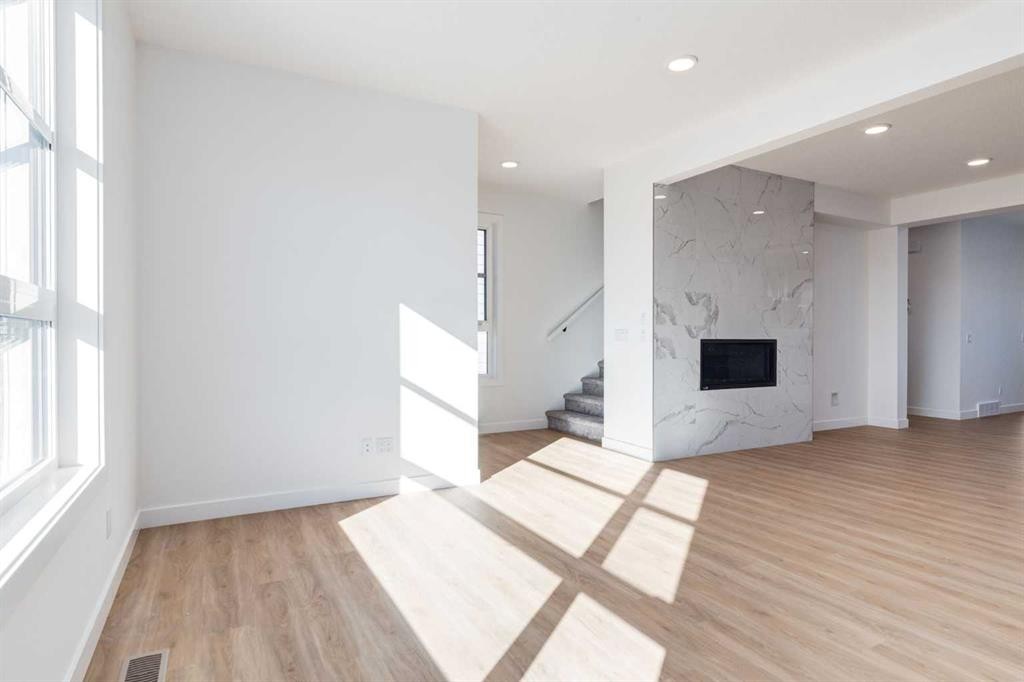 2520 21 Avenue Sw, Calgary, AB - Indoor With Fireplace