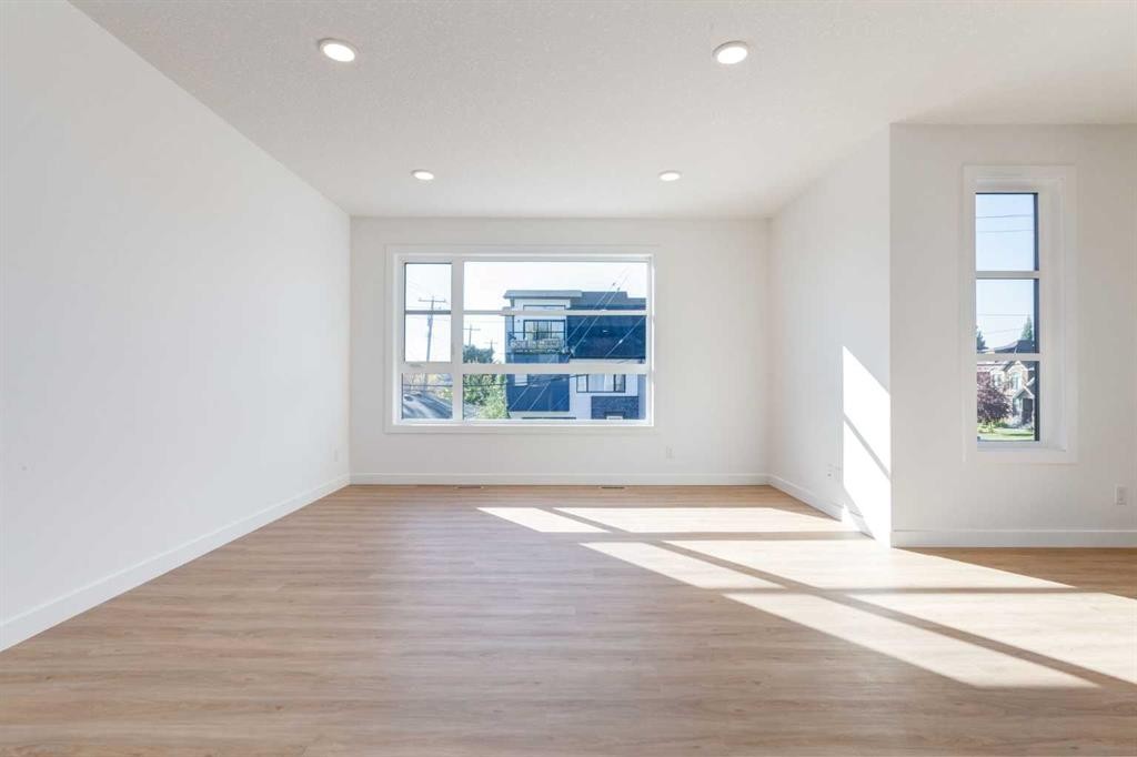 2520 21 Avenue Sw, Calgary, AB - Indoor Photo Showing Other Room