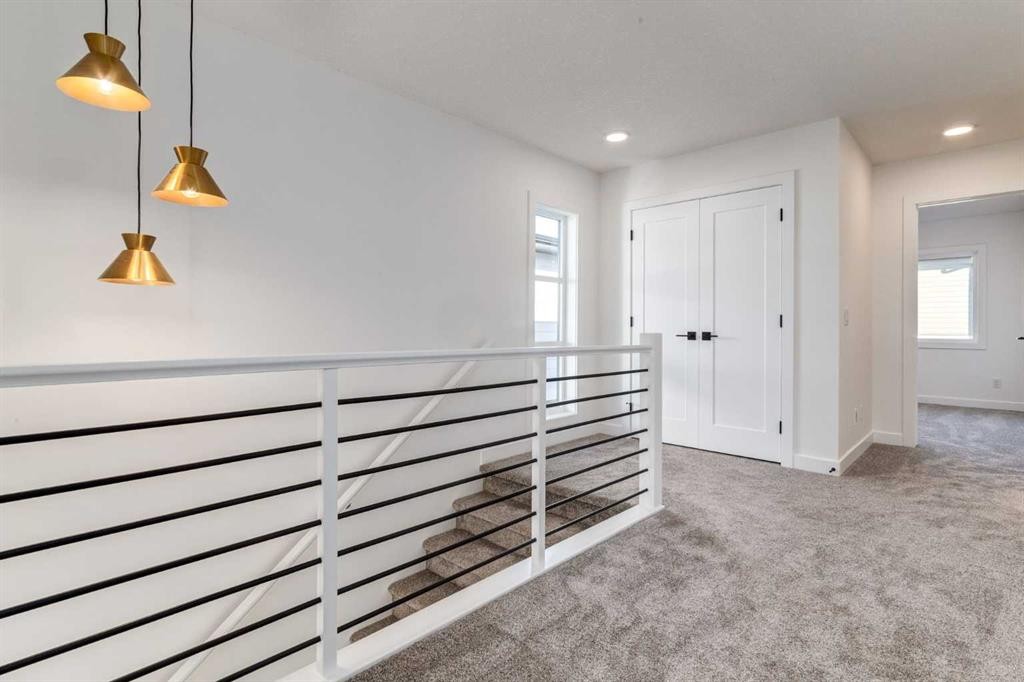 2520 21 Avenue Sw, Calgary, AB - Indoor Photo Showing Other Room