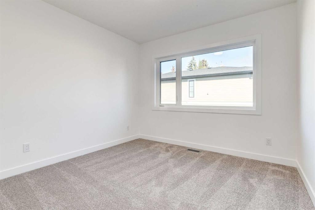 2520 21 Avenue Sw, Calgary, AB - Indoor Photo Showing Other Room