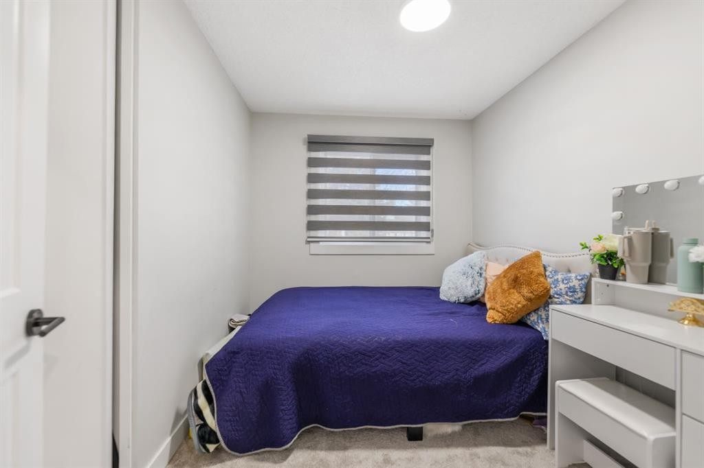 259 Manora Crescent Ne, Calgary, AB - Indoor Photo Showing Bedroom