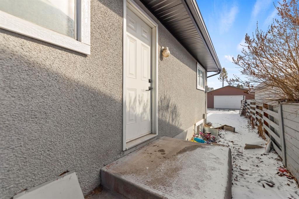 259 Manora Crescent Ne, Calgary, AB - Outdoor With Exterior