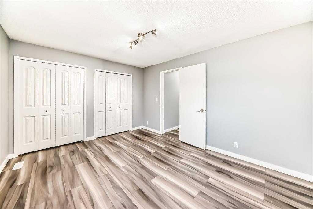 41-5520 1 Avenue, Calgary, AB - Indoor Photo Showing Other Room