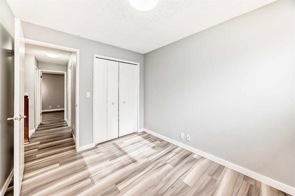 41-5520 1 Avenue, Calgary, AB - Indoor Photo Showing Other Room