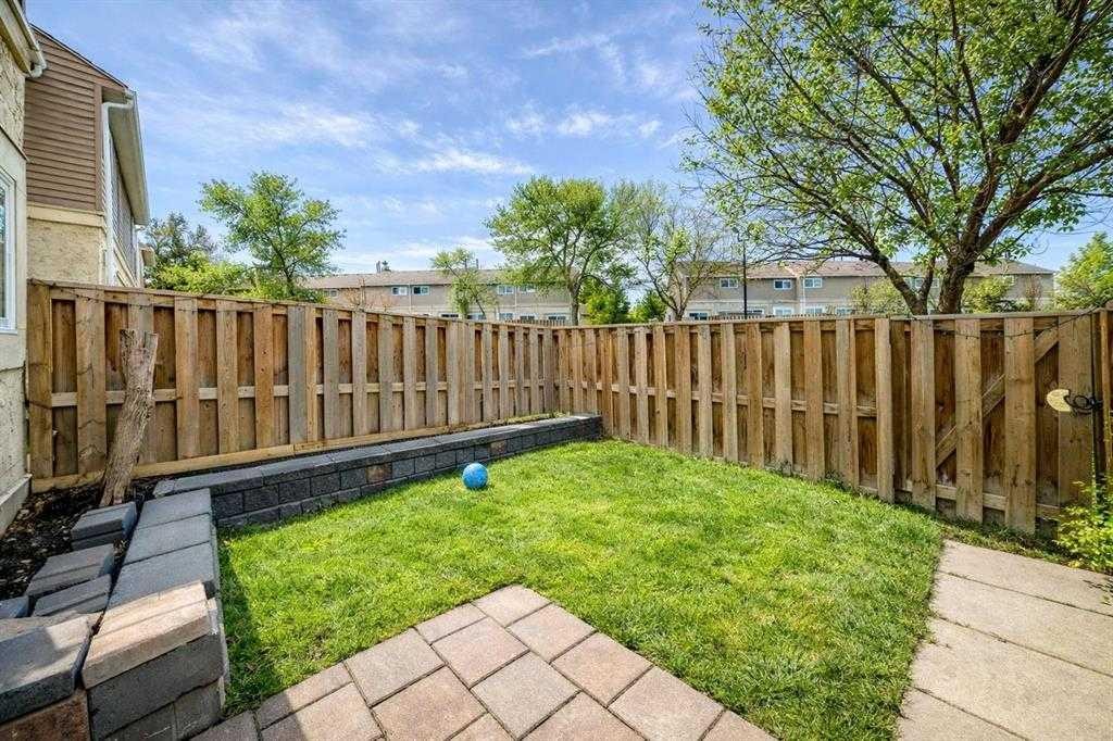 41-5520 1 Avenue, Calgary, AB - Outdoor