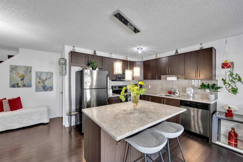 10614 Cityscape Drive Ne, Calgary, AB - Indoor Photo Showing Kitchen With Upgraded Kitchen