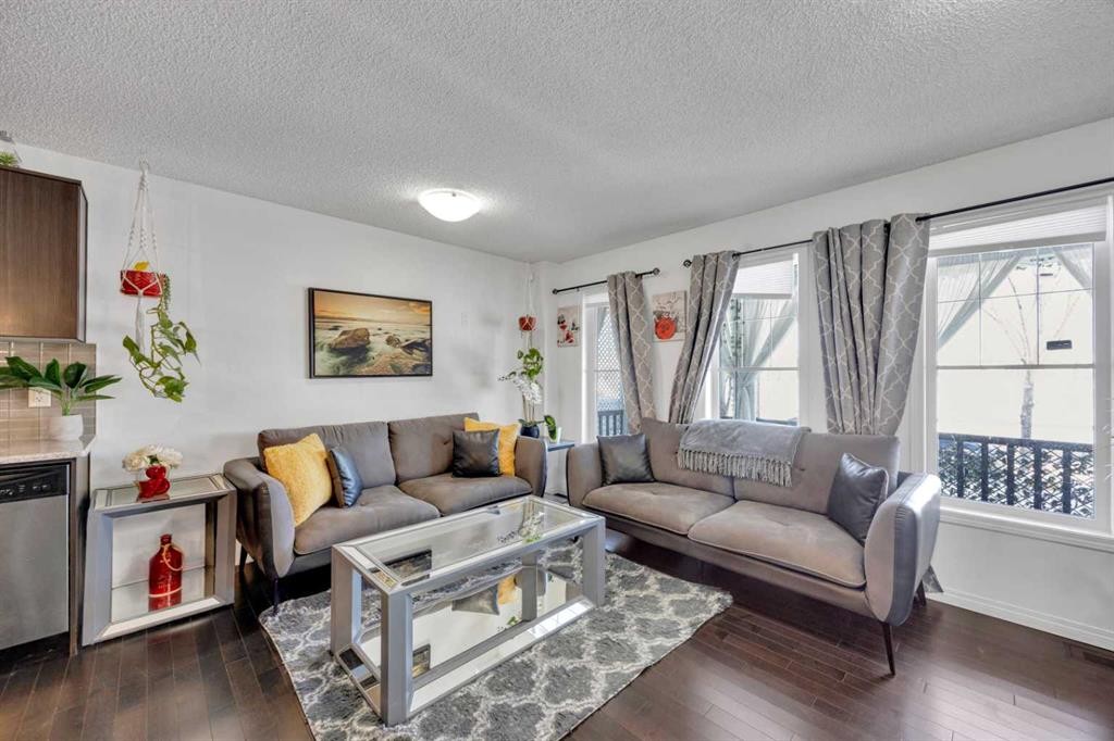 10614 Cityscape Drive Ne, Calgary, AB - Indoor Photo Showing Living Room
