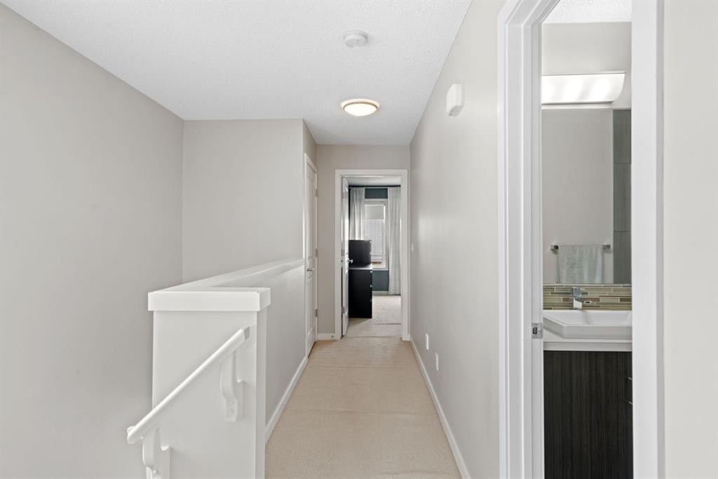 102 Walden Circle Se, Calgary, AB - Indoor Photo Showing Other Room