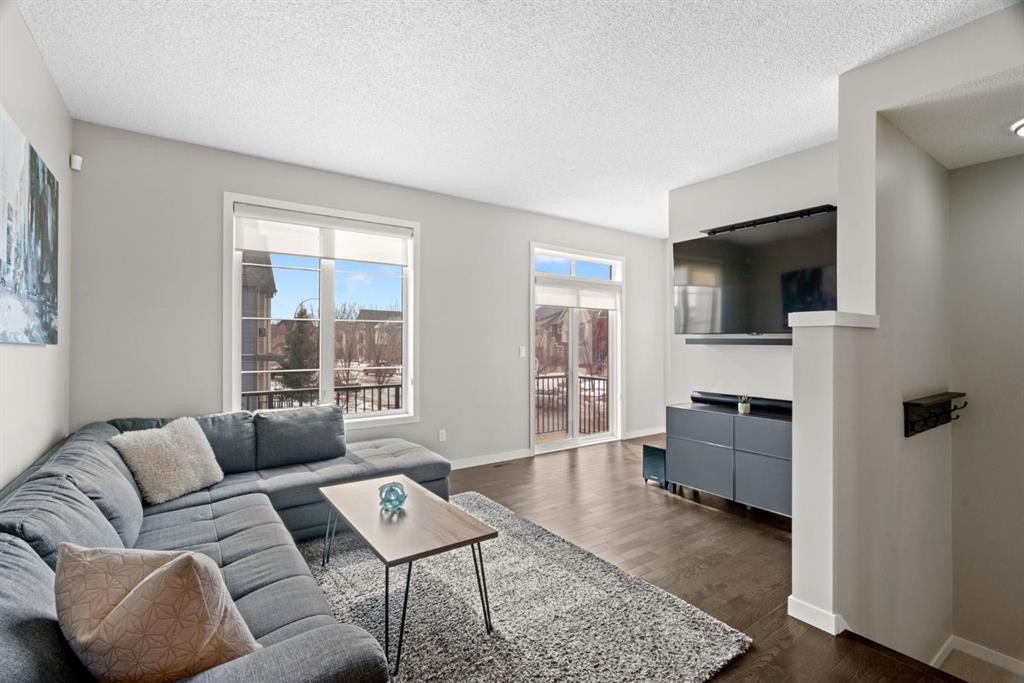 102 Walden Circle Se, Calgary, AB - Indoor Photo Showing Living Room