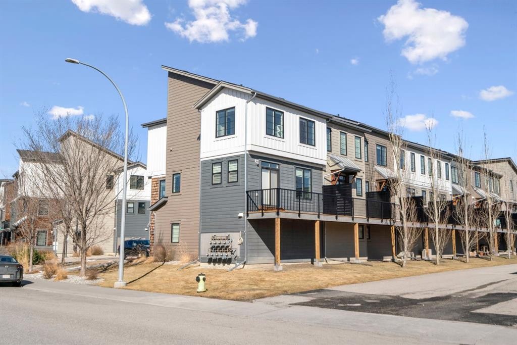 102 Walden Circle Se, Calgary, AB - Outdoor
