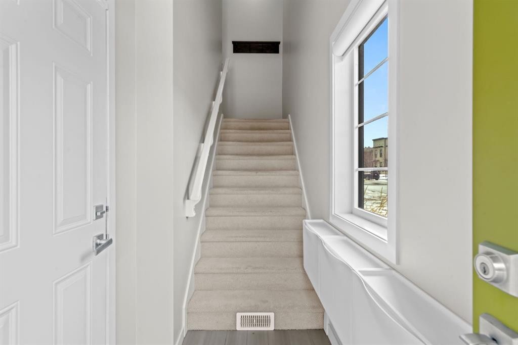 102 Walden Circle Se, Calgary, AB - Indoor Photo Showing Other Room