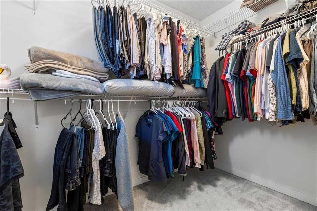 1303 New Brighton Park Se, Calgary, AB - Indoor With Storage