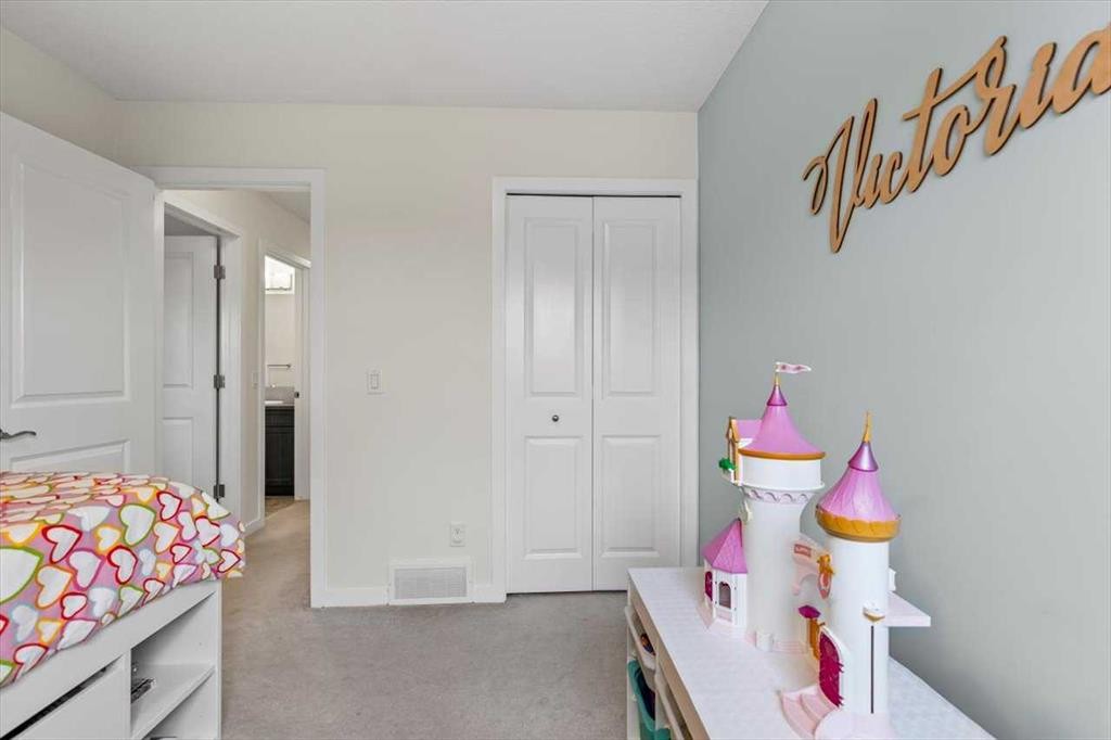 1303 New Brighton Park Se, Calgary, AB - Indoor Photo Showing Other Room