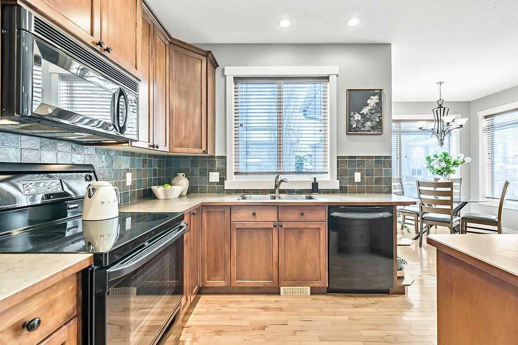87 Chaparral Grove Se, Calgary, AB - Indoor Photo Showing Kitchen With Double Sink