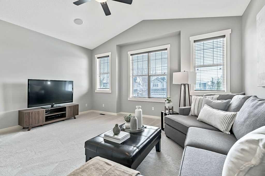 87 Chaparral Grove Se, Calgary, AB - Indoor Photo Showing Living Room