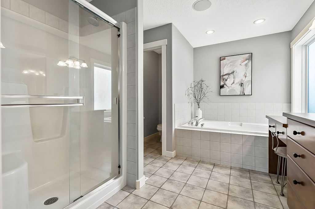 87 Chaparral Grove Se, Calgary, AB - Indoor Photo Showing Bathroom