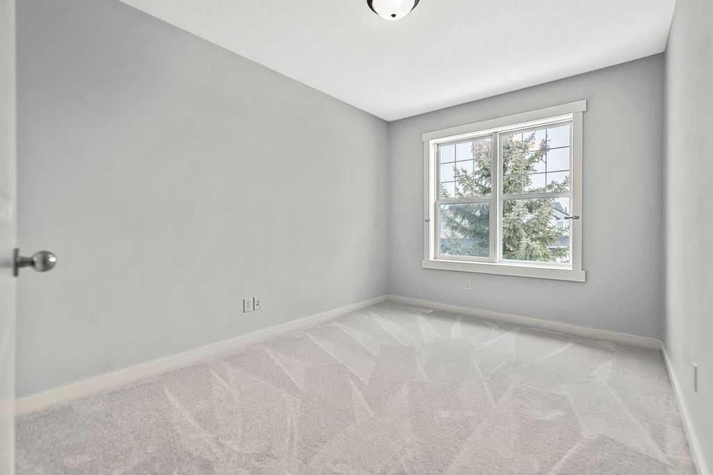 87 Chaparral Grove Se, Calgary, AB - Indoor Photo Showing Other Room