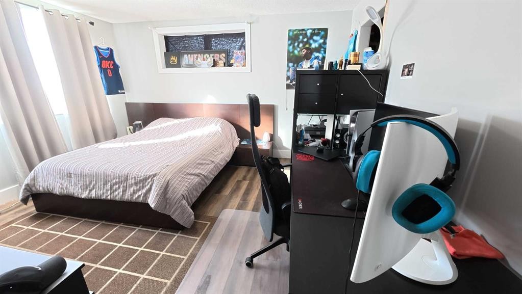 264049 Range Rd 41 Range, Cochrane, AB - Indoor Photo Showing Bedroom