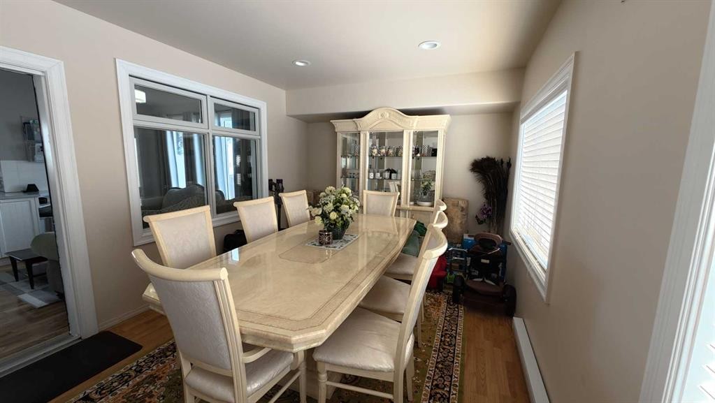 264049 Range Rd 41 Range, Cochrane, AB - Indoor Photo Showing Dining Room