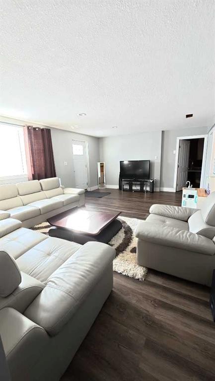 264049 Range Rd 41 Range, Cochrane, AB - Indoor Photo Showing Living Room
