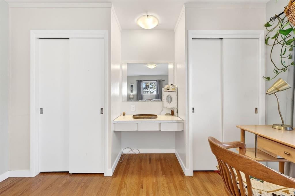 3707 Glenbrook Drive Sw, Calgary, AB - Indoor Photo Showing Other Room