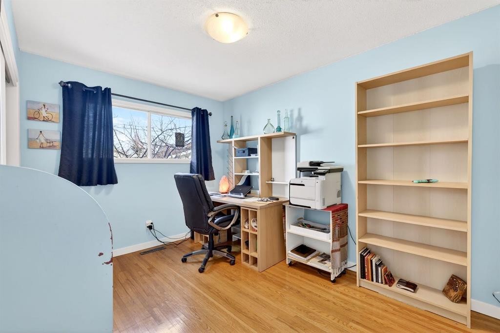 3707 Glenbrook Drive Sw, Calgary, AB - Indoor Photo Showing Office