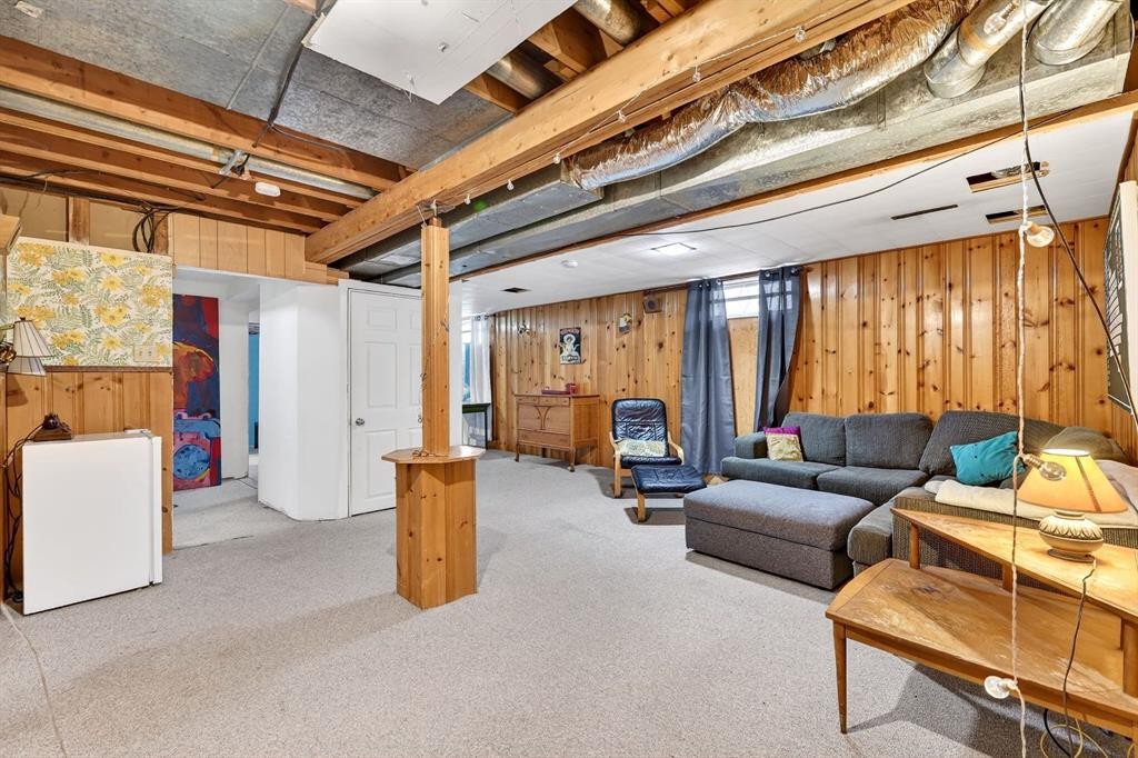 3707 Glenbrook Drive Sw, Calgary, AB - Indoor Photo Showing Basement