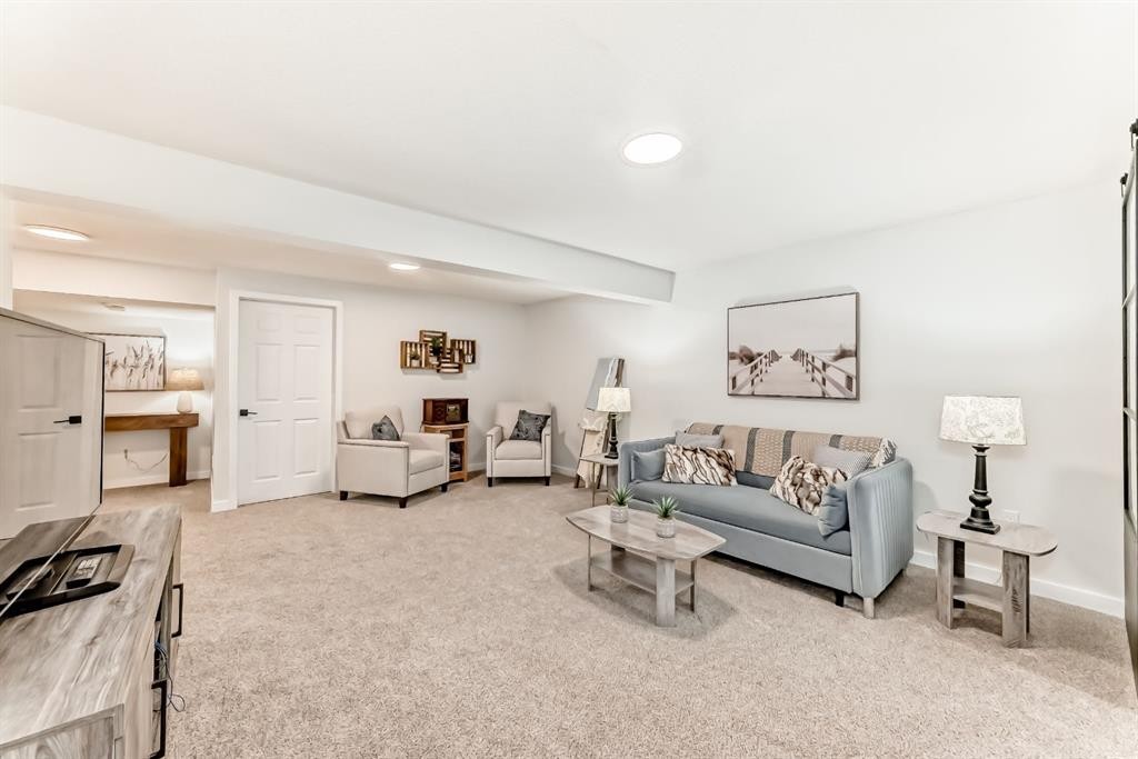 37 Legacy Glen Point Se, Calgary, AB - Indoor