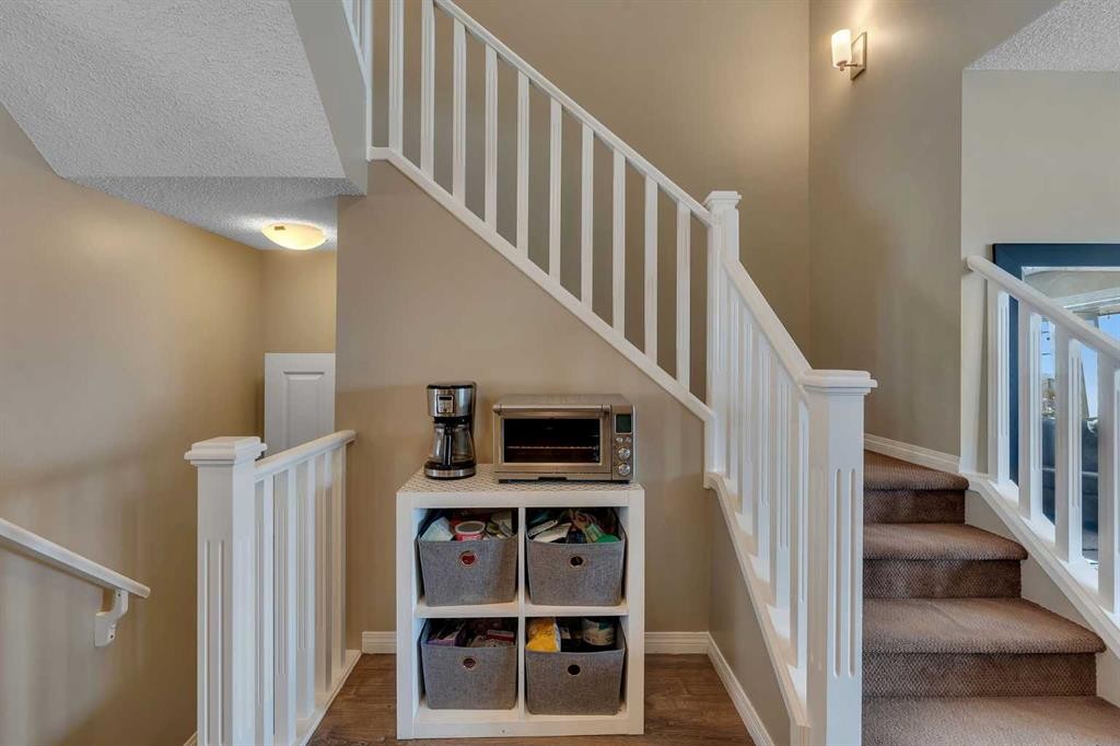 23 Copperpond Square Se, Calgary, AB - Indoor Photo Showing Other Room