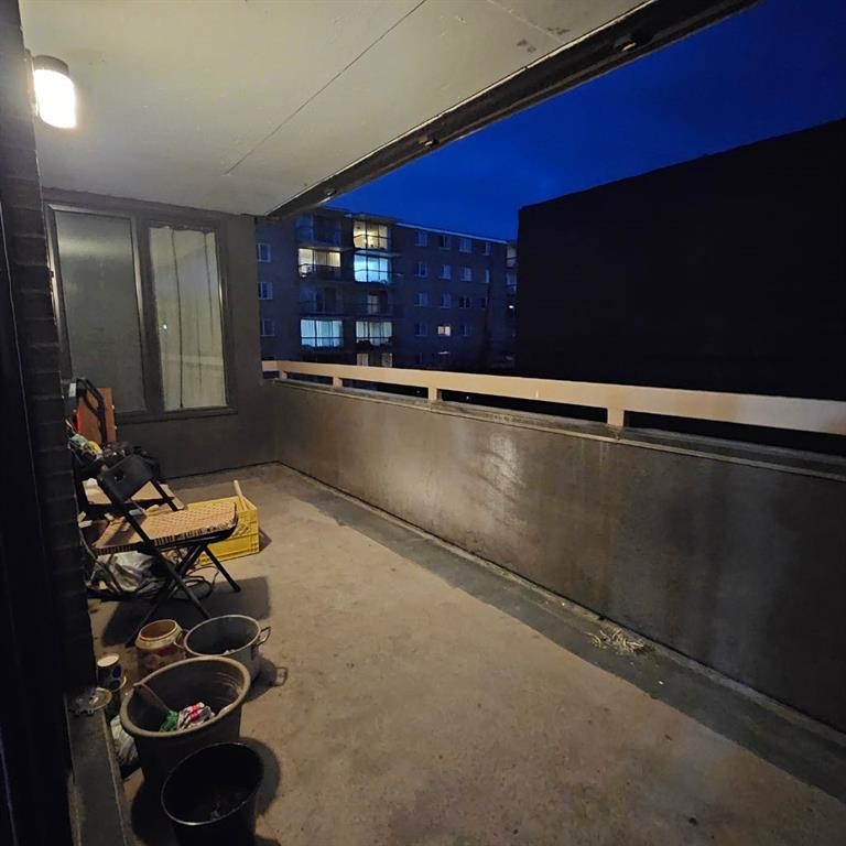 203-511 56 Avenue Sw, Calgary, AB - Indoor Photo Showing Other Room