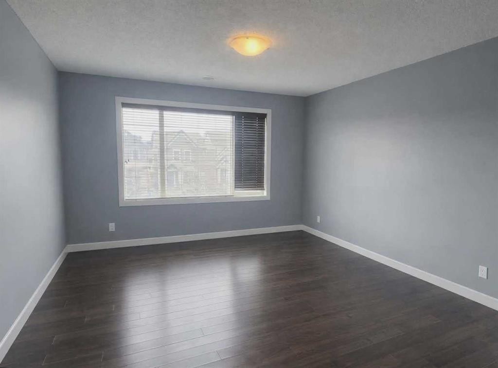 1580 New Brighton Drive Se, Calgary, AB - Indoor Photo Showing Other Room