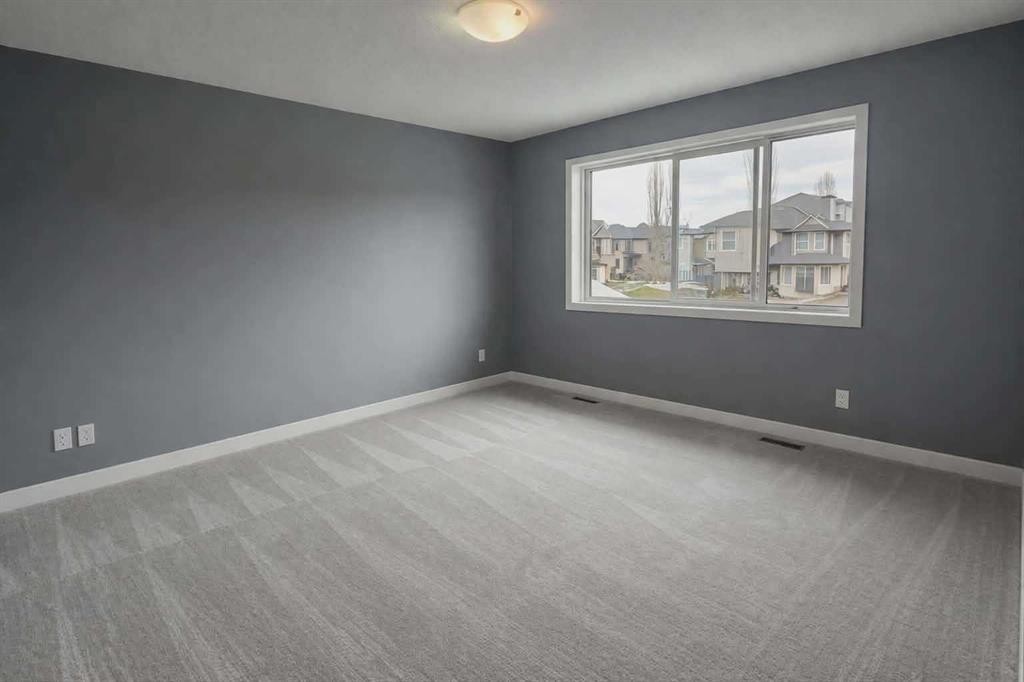 1580 New Brighton Drive Se, Calgary, AB - Indoor Photo Showing Other Room