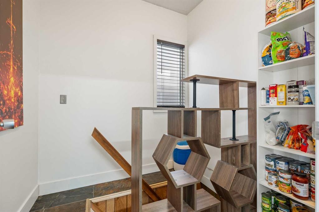 224 20 Avenue, Calgary, AB - Indoor