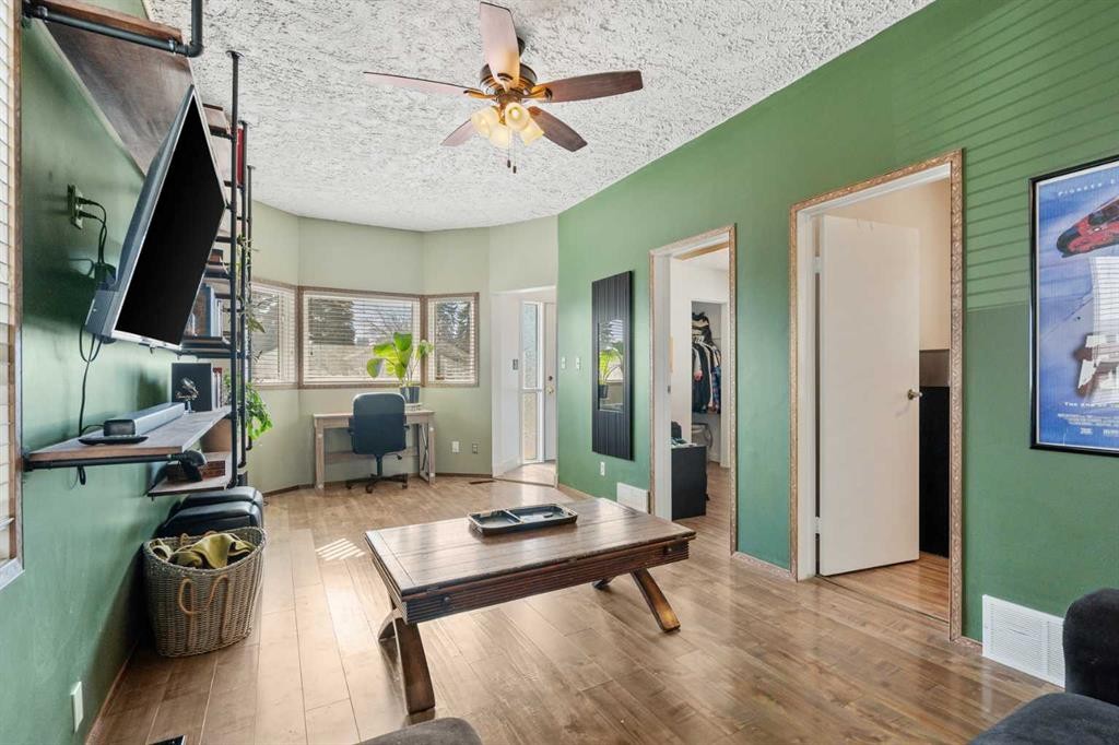 224 20 Avenue, Calgary, AB - Indoor