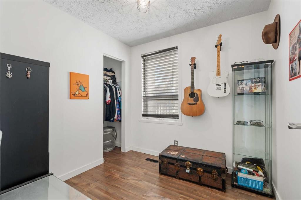 224 20 Avenue, Calgary, AB - Indoor Photo Showing Other Room