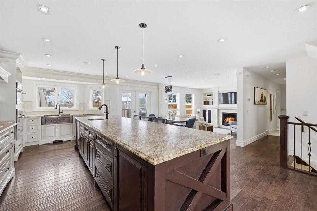 23 Deermoss Place Se, Calgary, AB - Indoor Photo Showing Kitchen With Upgraded Kitchen